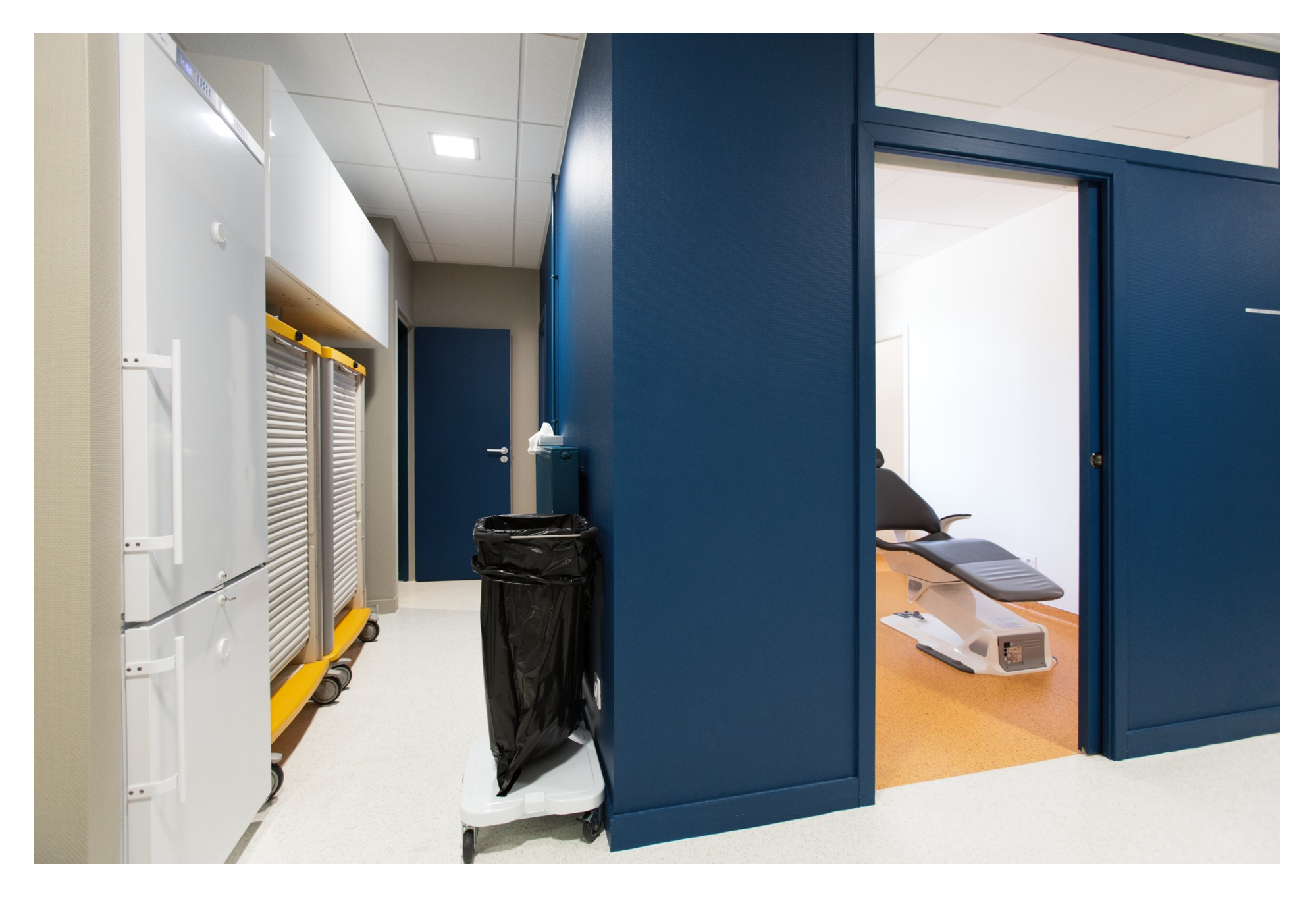 salle du centre Pôle Vision dédiée aux injections intra vitreennes d'anti VEGF pour le traitement de la DMLA exsudative